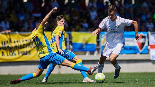 Pedro Ruiz Delgado (à droite) sous les couleurs du Real Madrid B.